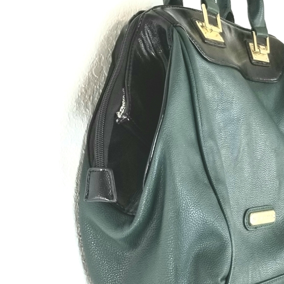 STEVE MADDEN Green & Black w/Gold Hardware Handbag - Picture 5 of 8